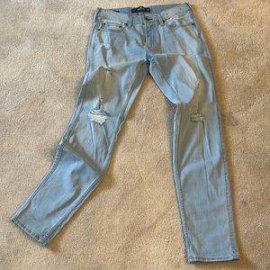 Hollister gently worn men’s jeans.